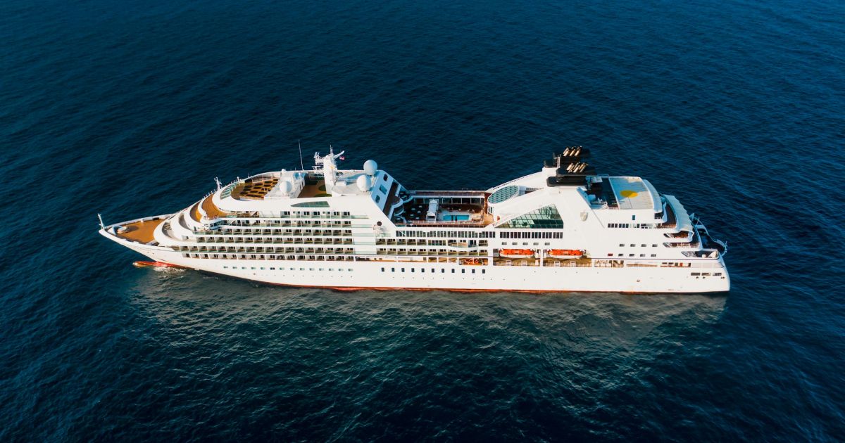 Best Royal Caribbean Ships for Families: Oasis vs Quantum Class (2025)