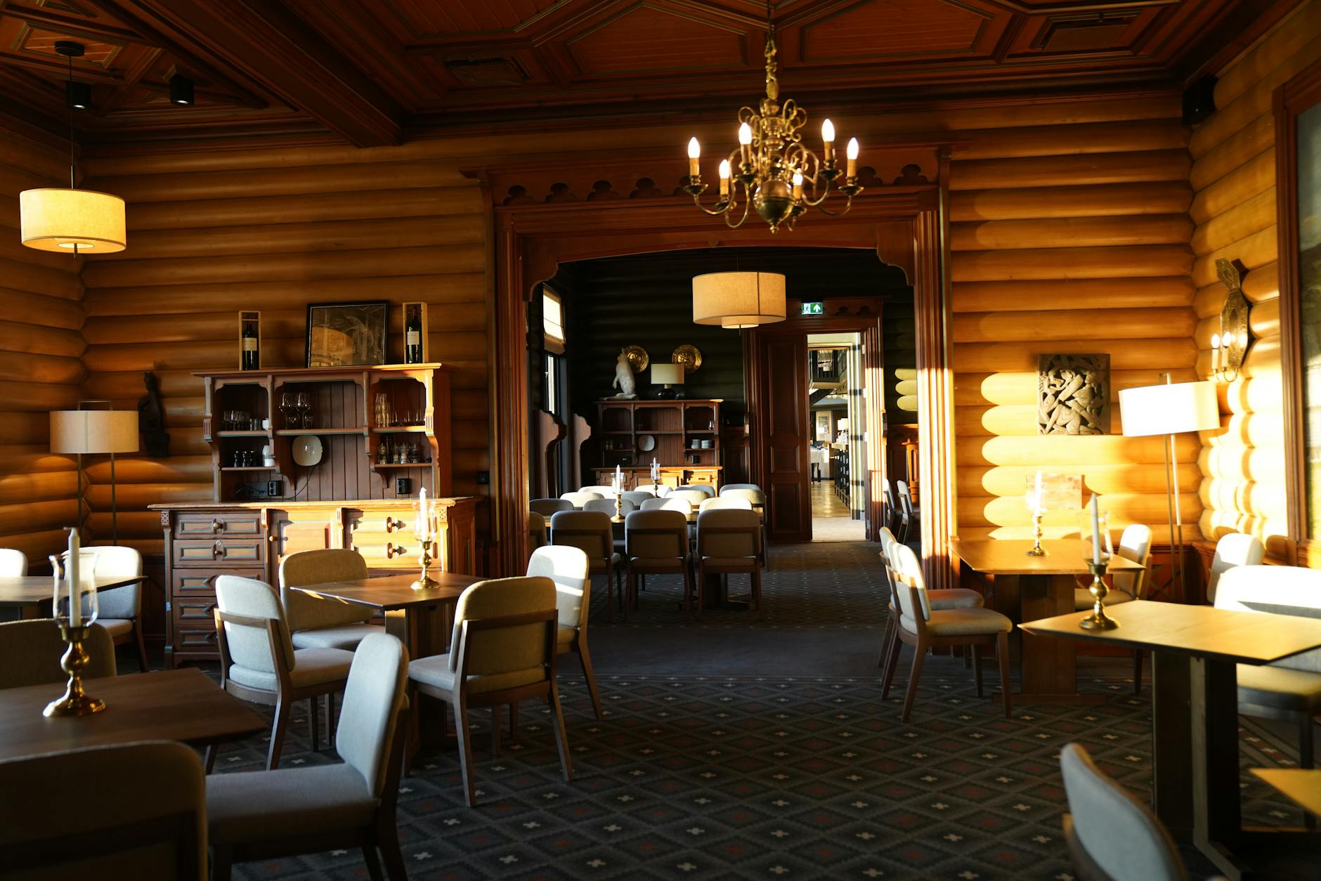 Best Family Restaurants Near Yellowstone (2026)