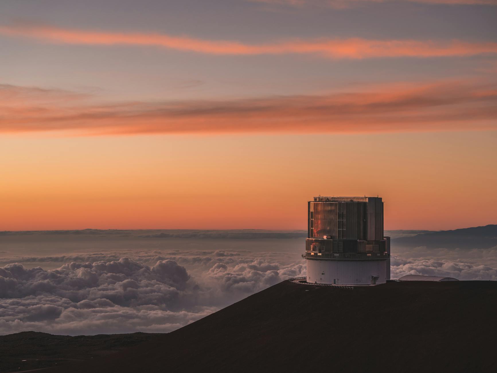 Mauna Kea Observatory at sunset on Hawaii's Big Island, the volcano and stargazing experience for family trips