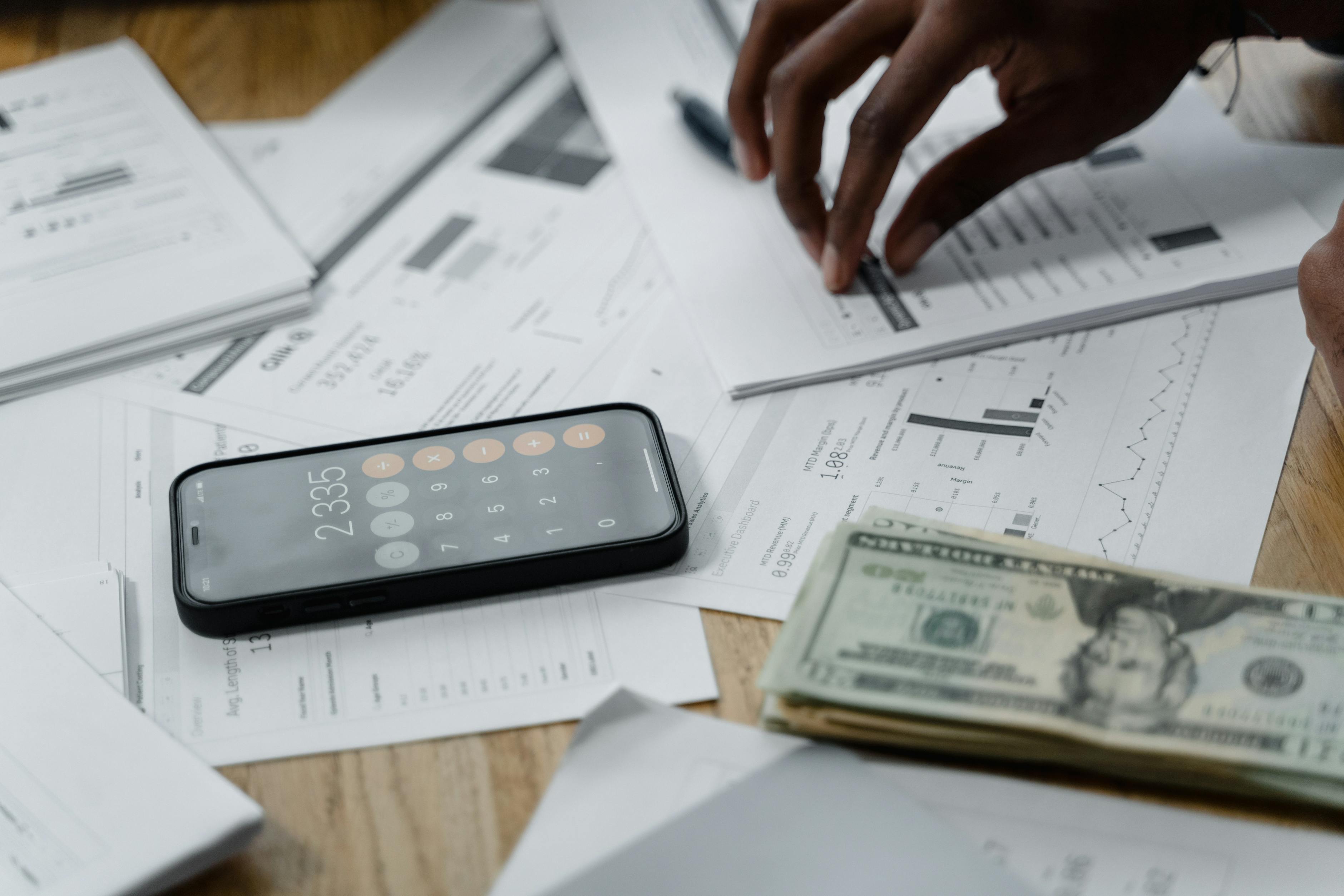 Family Trip Cost Splitting 2026: Splitwise, Settle Up, Tricount