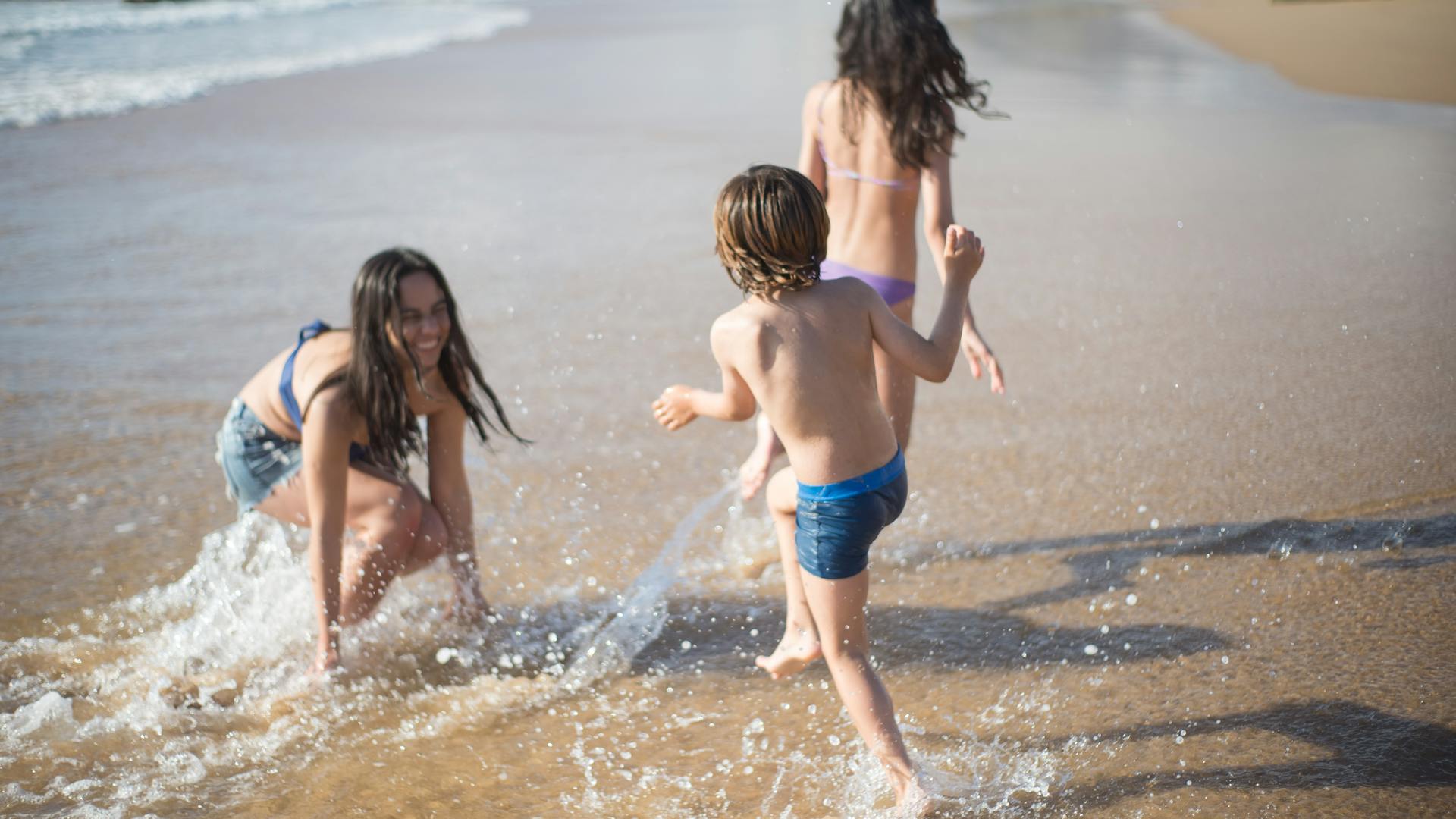 Gulf Shores vs Destin with Kids: Budget Beach Showdown