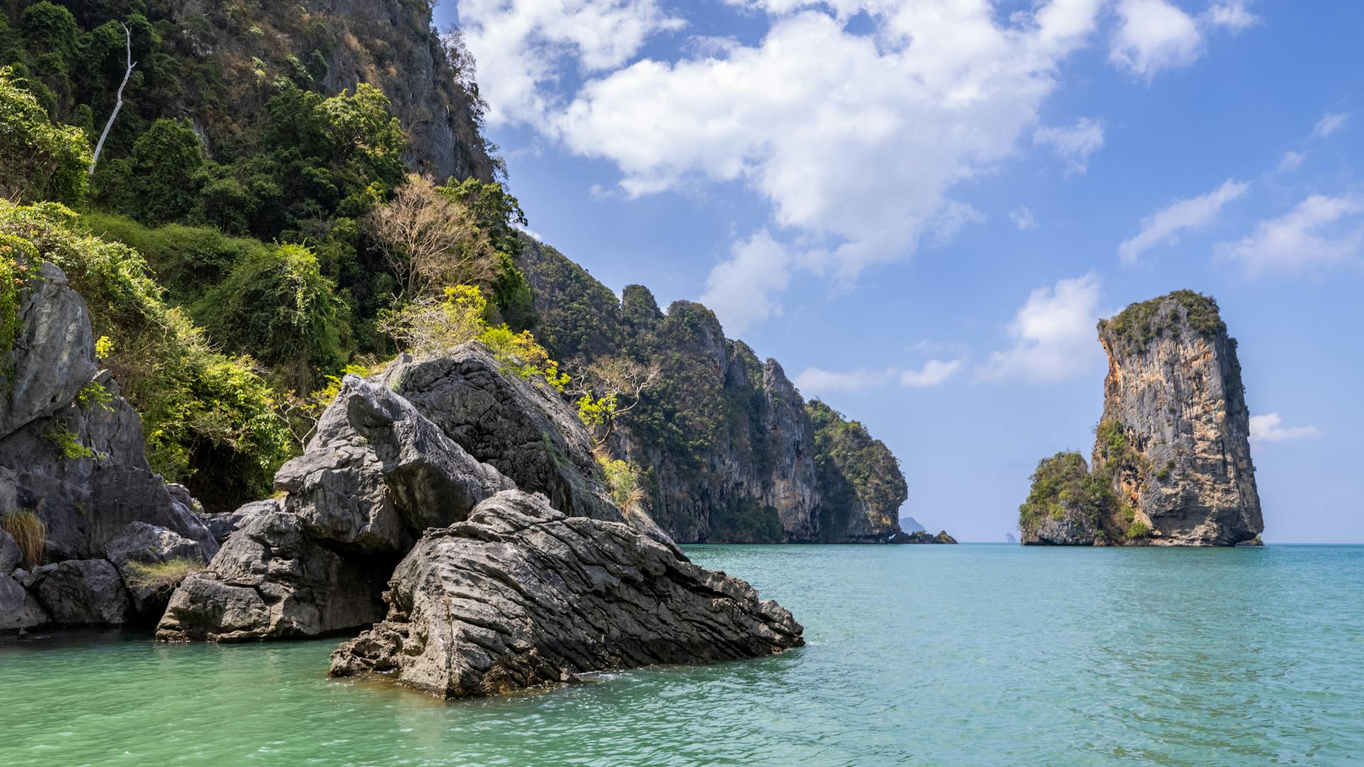 Krabi vs Phuket for Families: Thailand Beach Decision