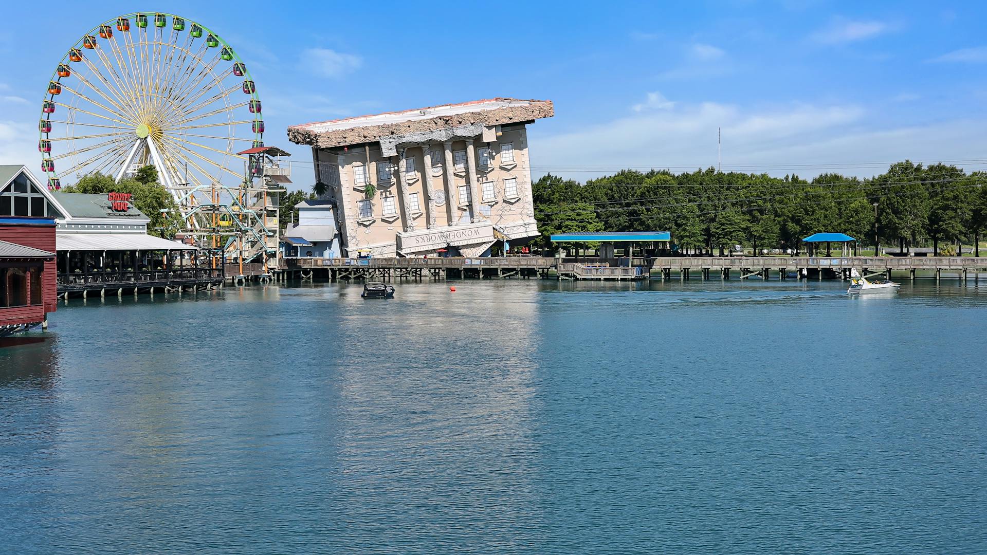 Myrtle Beach Ferris wheel and entertainment district along the waterfront